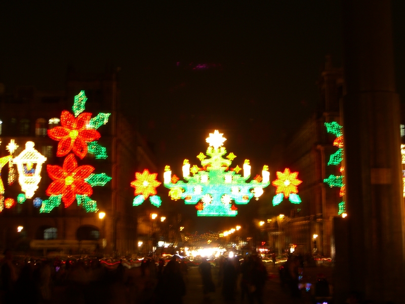 Iluminación navideña en el Zócalo