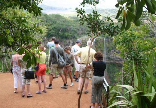 El mirador (2382 visitas) El mirador de la cascada La zona estaba muy concurrida El mirador