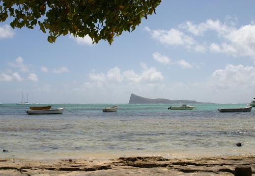 Coin de Mire (2215 visitas) Vista del islote desde Cap Malheureux Coin de Mire
