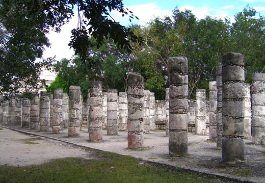 Grupo de las mil columnas (3035 visitas) Grupo de las mil columnas Grupo de las mil columnas