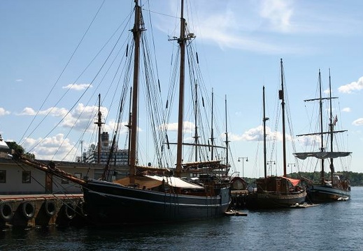 Veleros en el puerto de Oslo (2299 visitas) Veleros en el puerto de Oslo Veleros en el puerto de Oslo