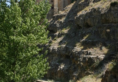 A espaldas de la muralla (1750 visitas) A espaldas de la muralla, por el paseo fluvial A espaldas de la muralla