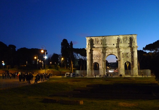 Arco de Constantino (1386 visitas) El Arco de Constantino, iluminado de noche Arco de Constantino
