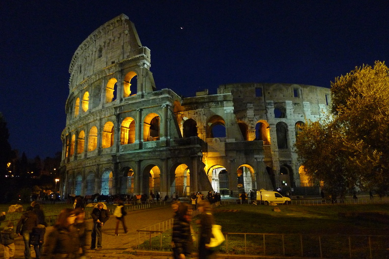 Coliseo-de-noche.jpg
