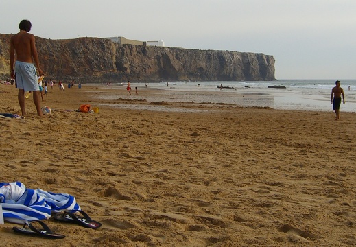 Fortaleza de Sagres (5708 visitas) Al fondo, se aprecia la Fortaleza de Sagres Fortaleza de Sagres
