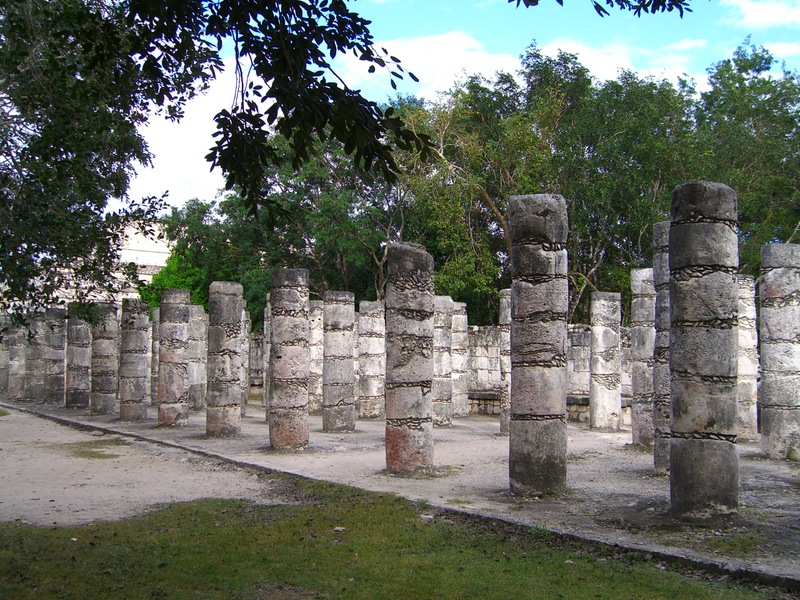 Grupo de las mil columnas